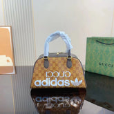Co-branded handbag (001)