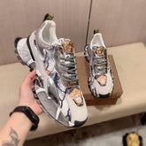 V10 Sneaker