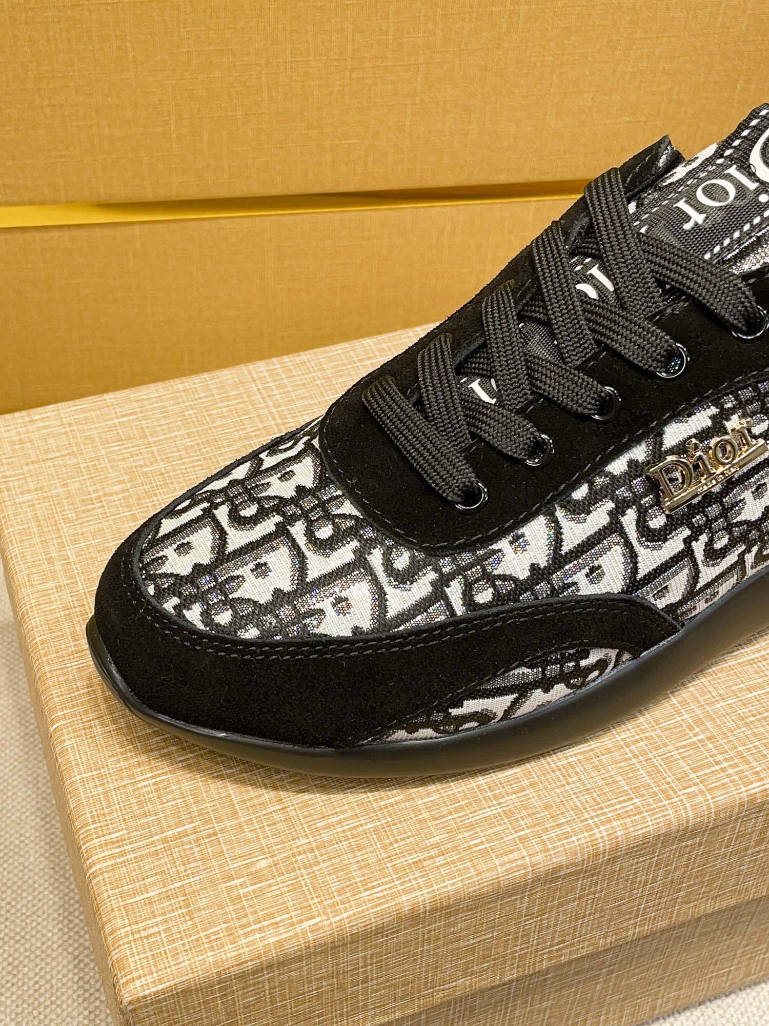 D05 Sneaker